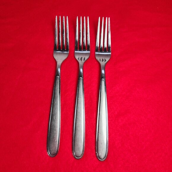 Oneida Forks Peninsula Castle Jordan Laura Pattern 7 7/8" Set of 3 - Picture 1 of 11